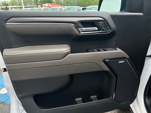 Used 2023 Chevrolet Silverado 1500 ZR2 AWD/4WD image 11