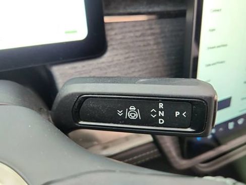 Used 2024 Rivian R1S Adventure image 47