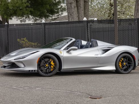 Used 2022 Ferrari F8 Tributo RWD image 11