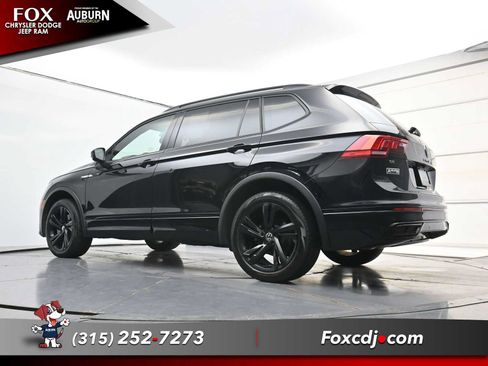 Used 2024 Volkswagen Tiguan SE R-Line AWD/4WD image 23