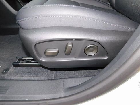 New 2026 Chevrolet Equinox LT w/ Convenience Package II image 13