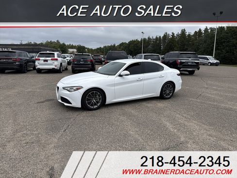 Used 2019 Alfa Romeo Giulia image 1