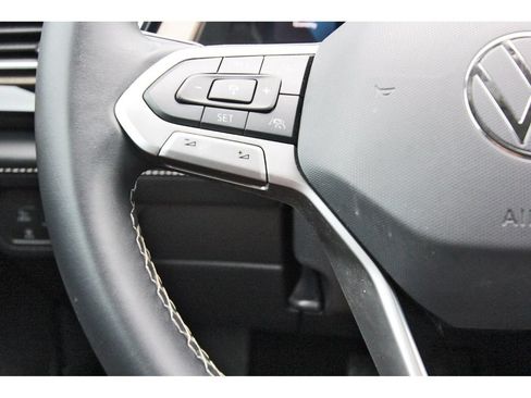 Used 2024 Volkswagen Atlas SE FWD image 15