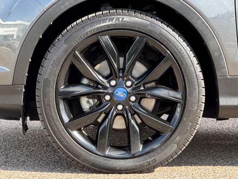 Used 2019 Ford Escape SE image 25