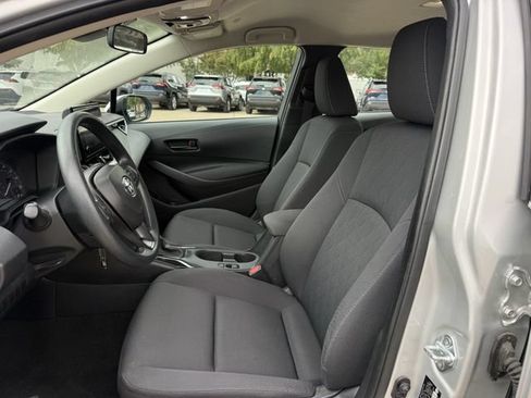 Used 2025 Toyota Corolla LE FWD image 24