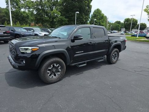 Used 2023 Toyota Tacoma TRD Off-Road w/ TRD Premium Off Road Package AWD/4WD image 4
