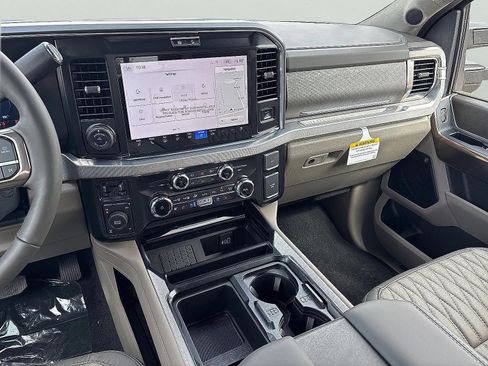 New 2026 Ford F250 Platinum w/ Platinum Plus Package AWD/4WD image 11