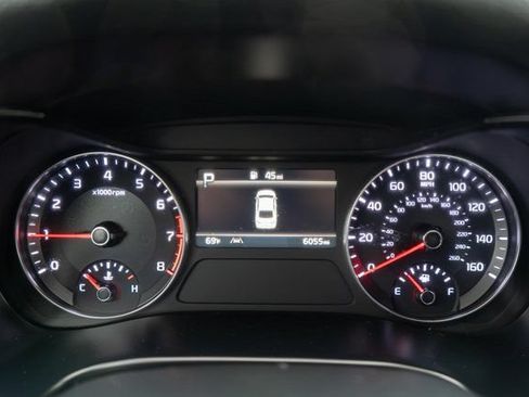 Used 2024 Kia Forte LXS w/ LXS Technology Package FWD image 19