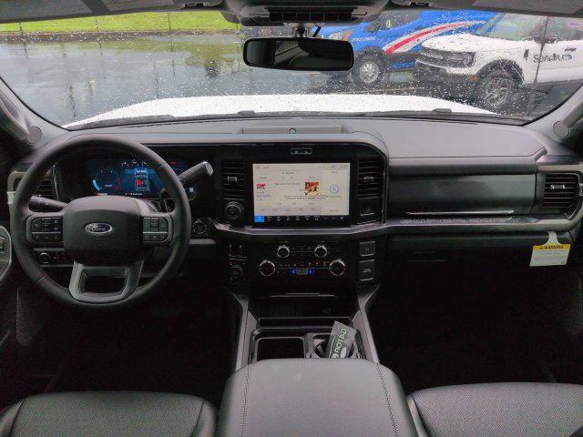 New 2026 Ford F250 Lariat w/ Black Appearance Package AWD/4WD image 15