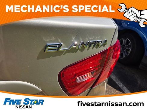 Used 2009 Hyundai Elantra GLS FWD image 11