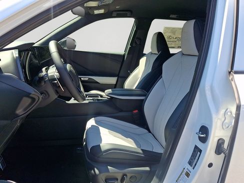 New 2026 Lexus TX 500h AWD image 7