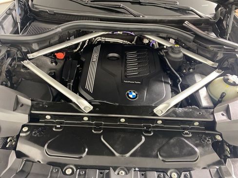 Used 2022 BMW X7 xDrive40i w/ Executive Package image 38