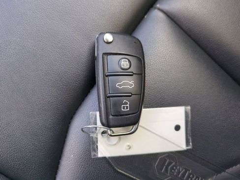 Used 2024 Audi Q3 2.0T Premium image 35