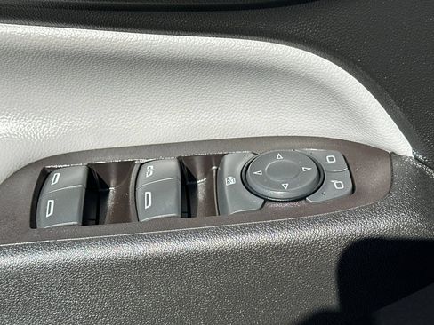 Used 2022 Chevrolet Equinox LT w/ Driver Convenience Package FWD image 14