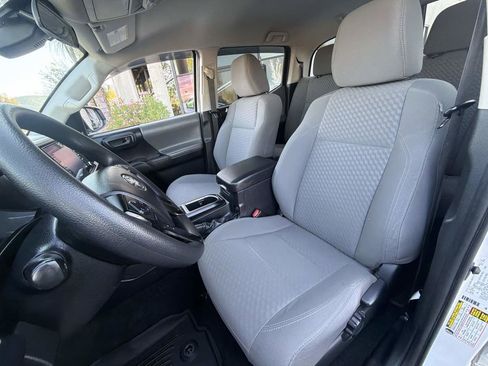Used 2020 Toyota Tacoma SR AWD/4WD image 14