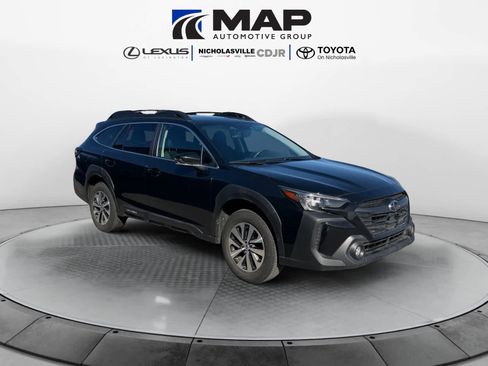 Used 2023 Subaru Outback Premium image 8
