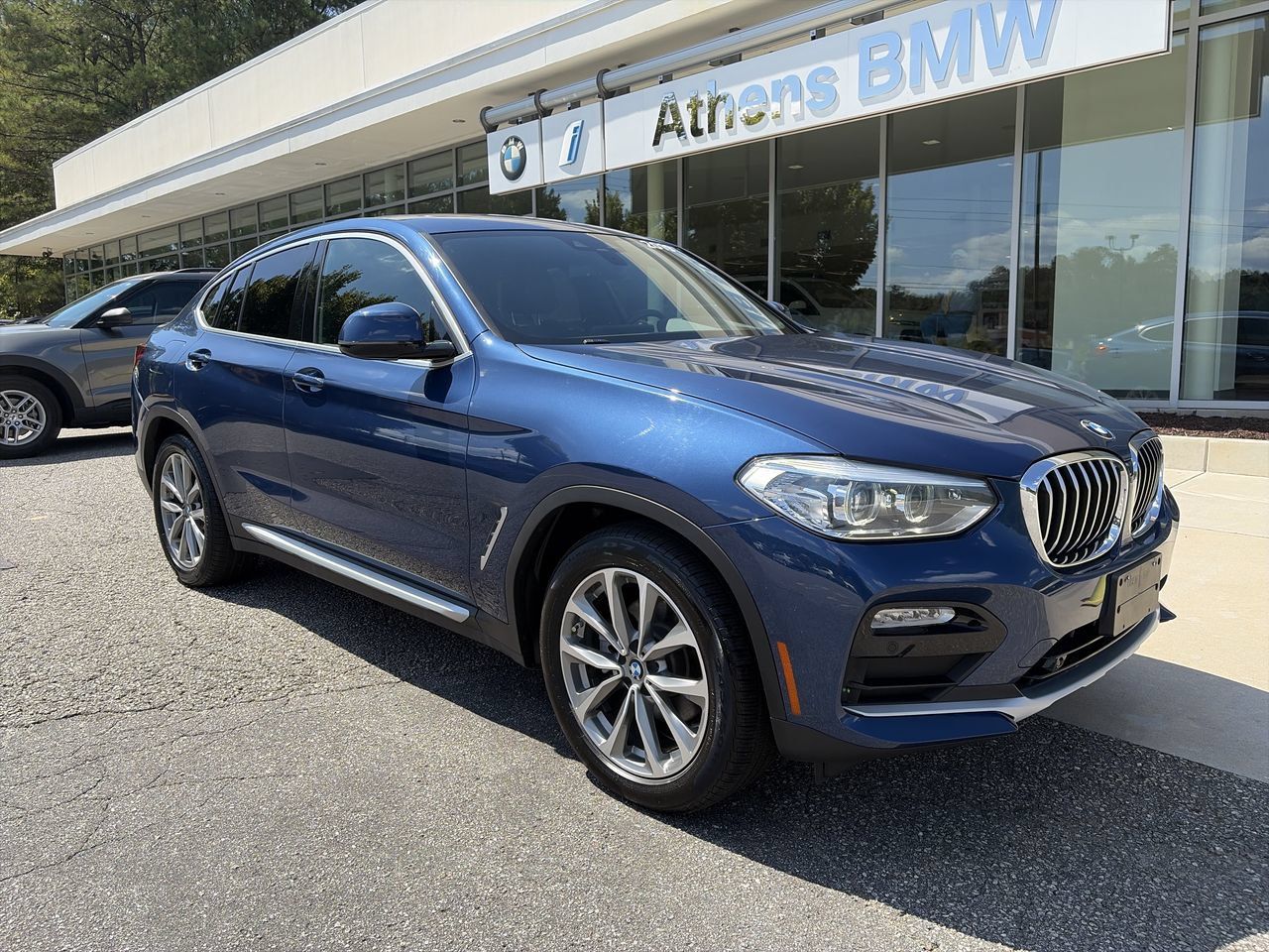 Used 2019 BMW X4 xDrive30i w/ Driving Assistance Package AWD/4WD image 2