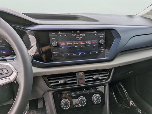 Certified 2023 Volkswagen Taos SE w/ Panoramic Sunroof Package FWD image 20