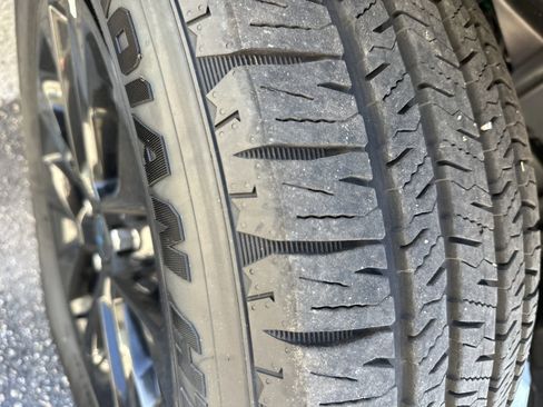 Used 2025 Jeep Wrangler Sahara image 8