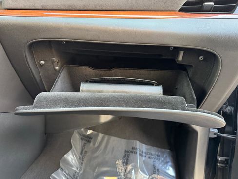 Used 2015 Cadillac Escalade Premium image 40