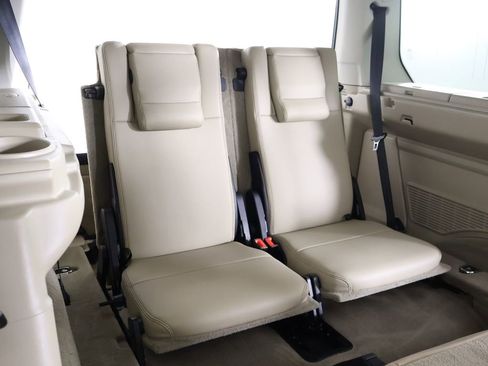 Used 2016 Land Rover LR4 HSE image 42