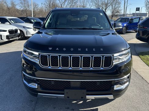 Used 2024 Jeep Wagoneer L Series III w/ Premium Group I image 3