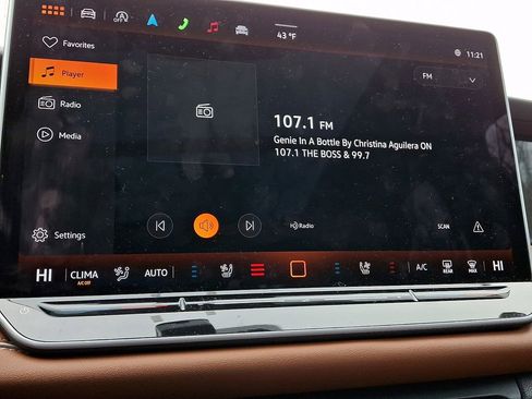 Used 2026 Volkswagen Tiguan SEL R-Line image 18