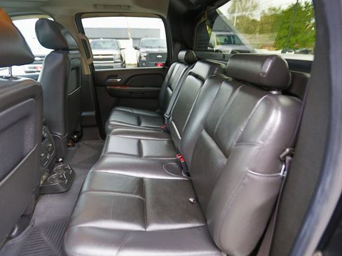 Used 2013 Chevrolet Avalanche LT AWD/4WD image 10