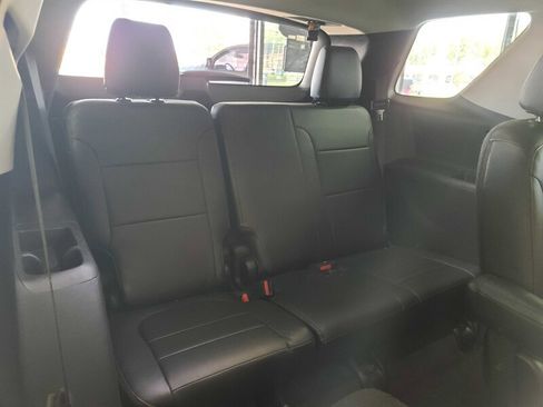 Used 2020 Chevrolet Traverse LT image 19