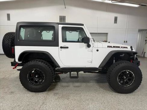 Used 2015 Jeep Wrangler Rubicon AWD/4WD image 5