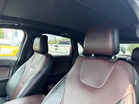 Used 2020 Ford Edge Titanium w/ Equipment Group 301A AWD/4WD image 5