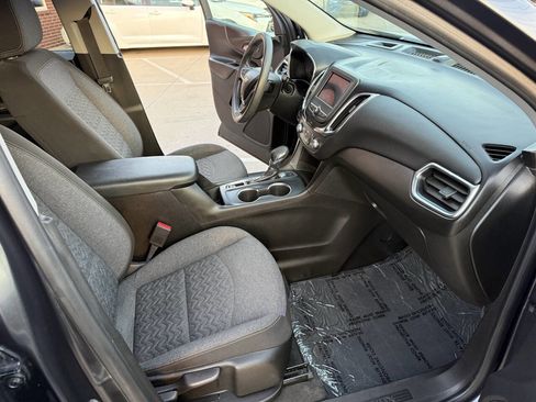 Used 2022 Chevrolet Equinox LT image 12