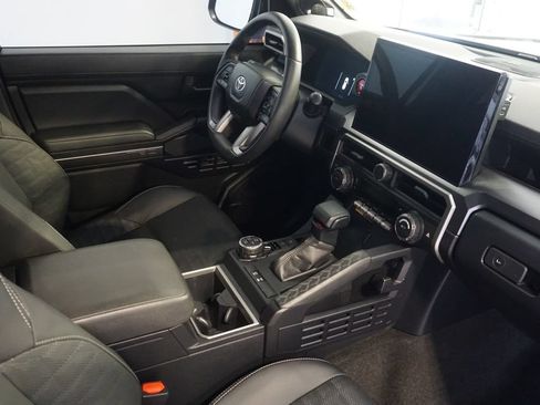 Used 2025 Toyota 4Runner TRD Off-Road Premium AWD/4WD image 29