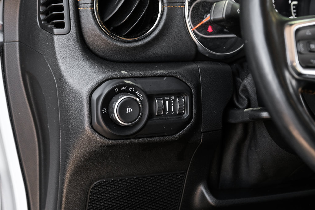 Used 2021 Jeep Wrangler Unlimited Sahara AWD/4WD image 39