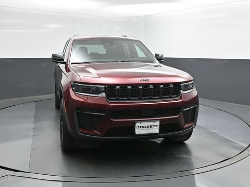 New 2026 Jeep Grand Cherokee Altitude RWD image 17