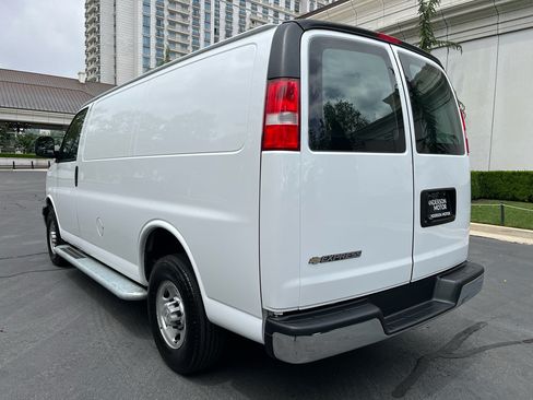 Used 2024 Chevrolet Express 2500 w/ Driver Convenience Package RWD image 9
