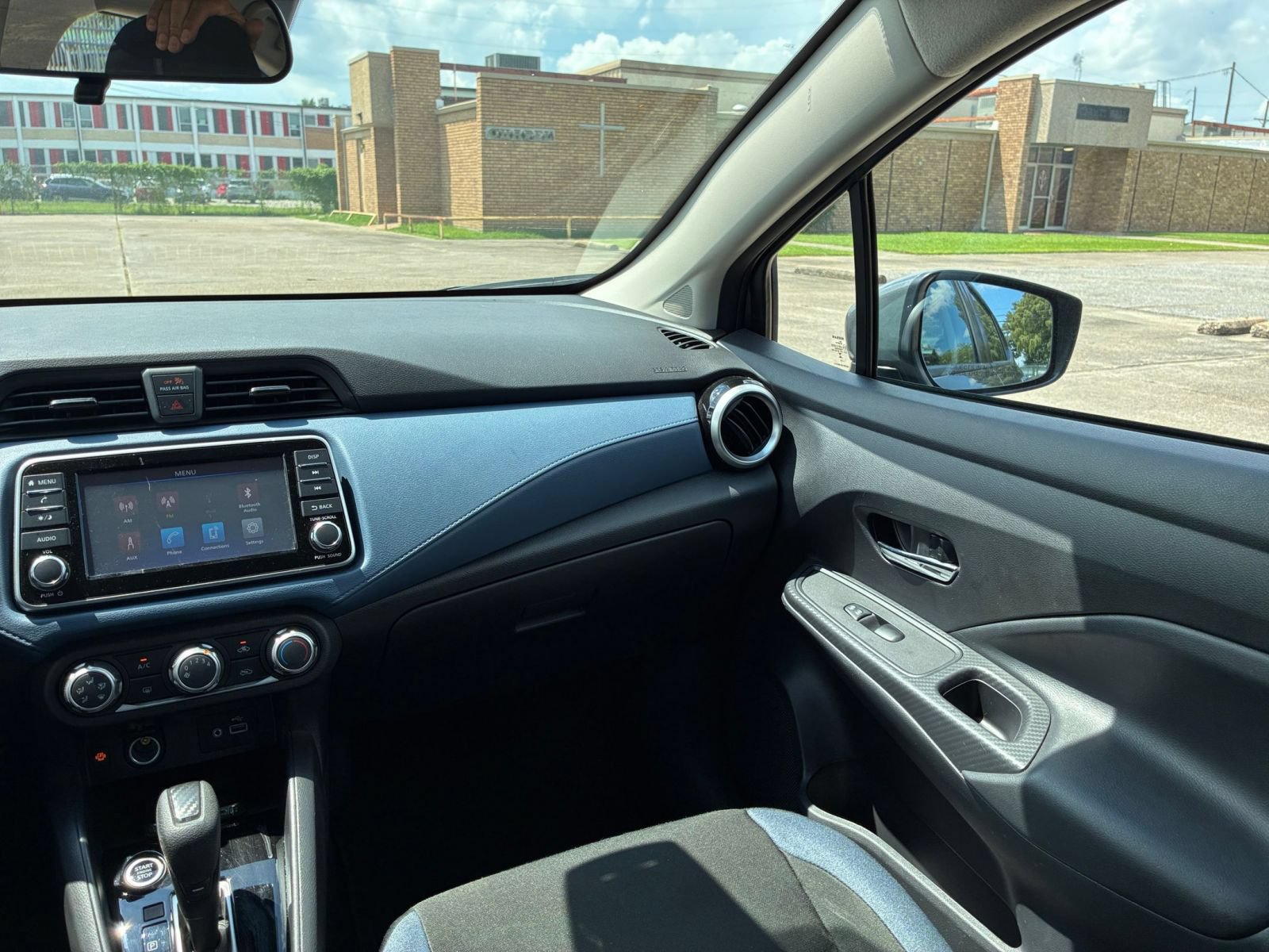 Used 2025 Nissan Versa SV FWD image 32