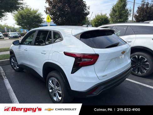 Certified 2024 Chevrolet Trax LS FWD image 5