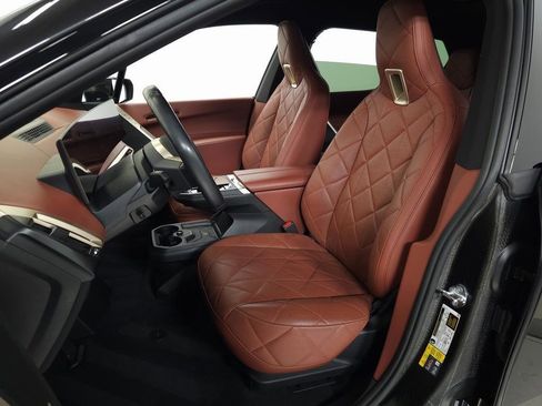 Used 2023 BMW iX xDrive50 w/ Premium Package image 18