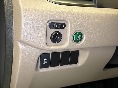 Used 2016 Honda Pilot LX image 22