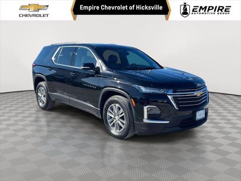 Used 2023 Chevrolet Traverse LT image 1