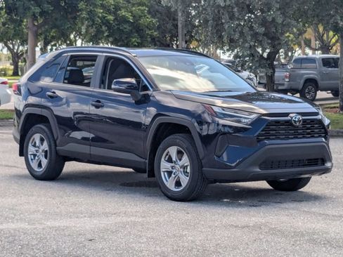 Used 2025 Toyota RAV4 XLE w/ Convenience Package image 7