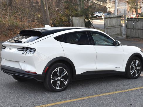 Used 2022 Ford Mustang Mach-E Select image 8