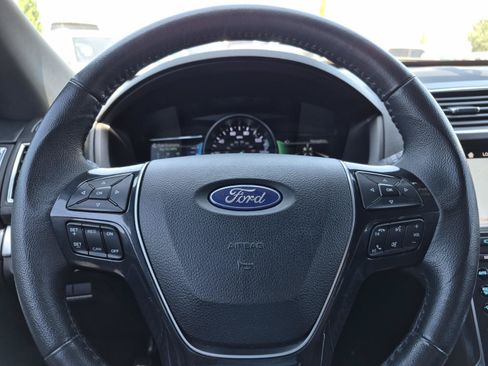 Used 2019 Ford Explorer Limited w/ Class III Trailer Tow Package FWD image 26