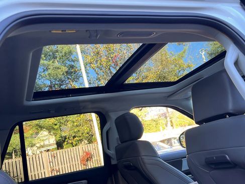 New 2025 Ford Expedition Max Active image 12