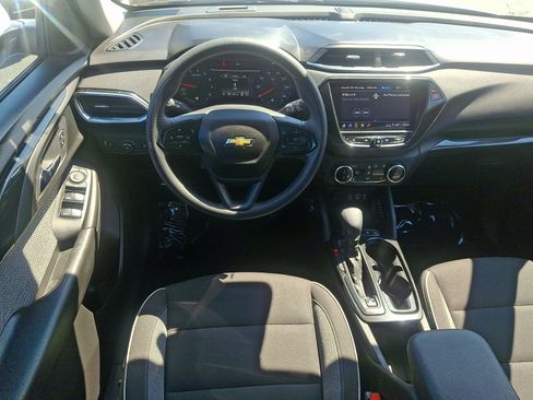 Used 2023 Chevrolet TrailBlazer LT w/ Convenience Package AWD/4WD image 11