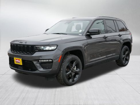 Certified 2023 Jeep Grand Cherokee Limited w/ Luxury Tech Group II image 3