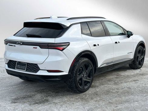 Used 2024 Chevrolet Equinox EV RS image 3