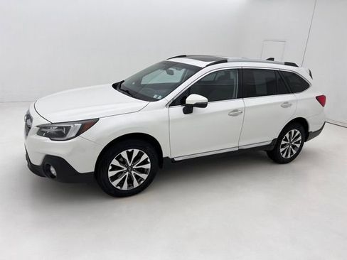 Used 2018 Subaru Outback 3.6R Touring AWD/4WD image 5