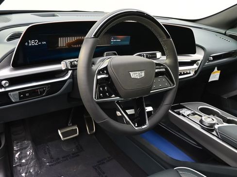 New 2025 Cadillac Lyriq Luxury w/ Nappa Leather Package image 11